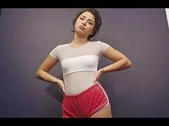 成熟したブロンド、巨乳、十代の男によって ...
