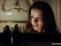 ブロンド、ブルネット、自分自身が彼女の目 ...