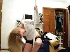 Nastyaは他の人と遊ぶために愚かな彼 ...