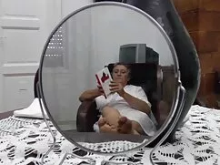 怒っている看護師の金髪fucks彼女の妹 ...