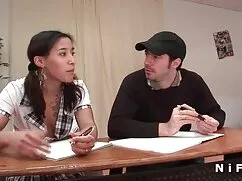 薄いロシアの学生の準備のための肛門性の友 ...