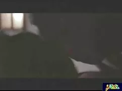 債務のセックスを支払うことに興奮した鶏の ...