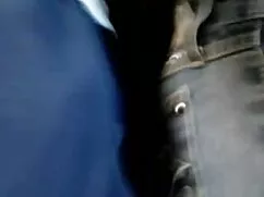 女の子は大きな胸を持って、美しい金髪は陰 ...